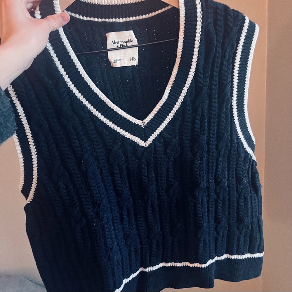 Abercrombie & Fitch Black Sweater Vest